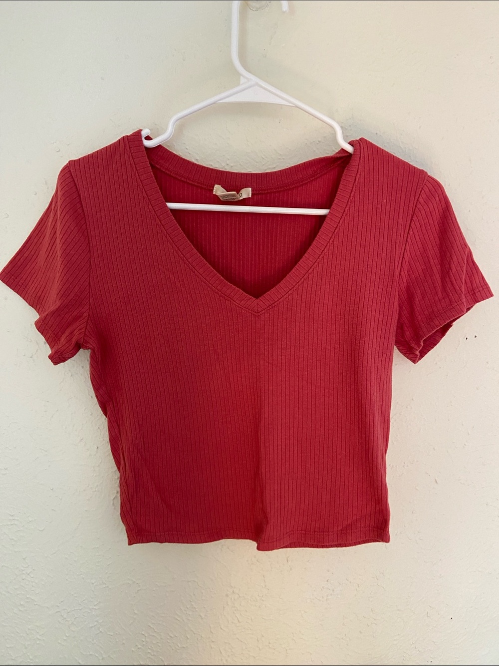 Bozzolo Pink Ribbed V-Neck Crop Top